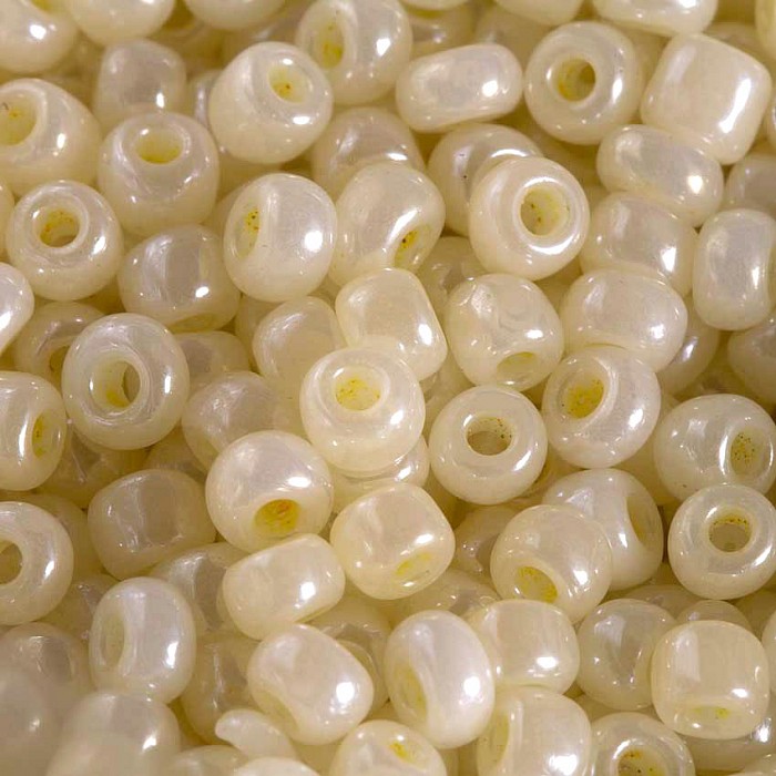 Rokajl neprůhledný krémový, 3 mm (20 g)